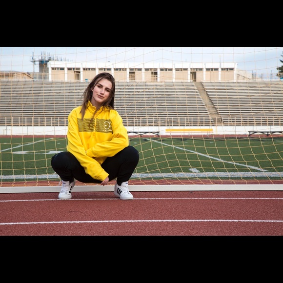 Nike Other - Like new nike live strong yellow sweat shirt